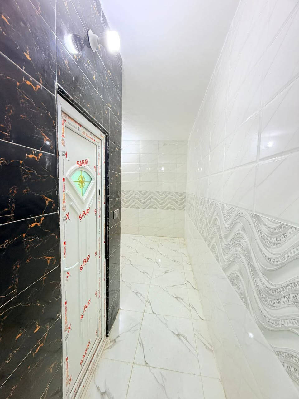 🏠 دار للبيع – النجف / حي ميسان (شارع الزوار قرب شارع 60)
📐 المساحة: 100م
💰 السعر: 40 مليون (قابل للتفاوض)
🏗️ البناء: طابوق جمهوري
🏠 السقف والأساس: صب كونكريت
🔹 التفاصيل:
🛏️ غرفة نوم
🛋️ صالة
🍽️ مطبخ
🪑 استقبال
🚿 صحيات
🔹 الخدمات:
💧 ماء
⚡ كهرباء
🚗 شارع 12 متر
🏫 مدارس قريبة
🌐 إنترنت ضوئي
🔌 خط مولدة
📜 الطابو: زراعي (إقرار محكمة)
📞 ***********
