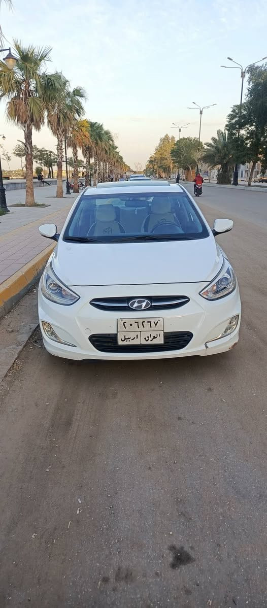 🚗 هيونداي أكسنت 2016 - وارد كوري (بحالة الوكالة) 🚗
​السلام عليكم..
للبيع أكسنت موديل 2016، مواصفات كاملة (1/1)، سيارة نظيفة جداً وبحالة ممتازة.
​🔹 النظافة والبدن:
​الكفالة: كفالة عامة من الحادث والصبغ (البدن نظيف جداً).
​الممشى: 67,000 كم فقط (حلال).
​اللون: أبيض ملكي.
​🔹 المواصفات الكاملة (1/1):
​المحرك: 1600 (نشط جداً واقتصادي).
​فتحة سقف (سلايد روف).
​ويل كروم أصلي بلادي.
​تحكم ستيرن كامل (جهتين) + كروز سرعة.
​إشارات بالمرايا + طي كهربائي (شفط).
​نظام ABS + حساسات خلفية أصلية.
​شاشة وكاميرا دوارة بدقة عالية.
​🔹 التفاصيل والسعر:
​السيارة جاهزة من كلشي (تبريد ثلج، سرفس جديد) وجاهزة للتحويل مباشرة.
​السعر: 120 ورقة وبيها مجال 
​📍 العنوان: النجف الأشرف - الكوفة.
📞 للاستفسار والتواصل: ***********
