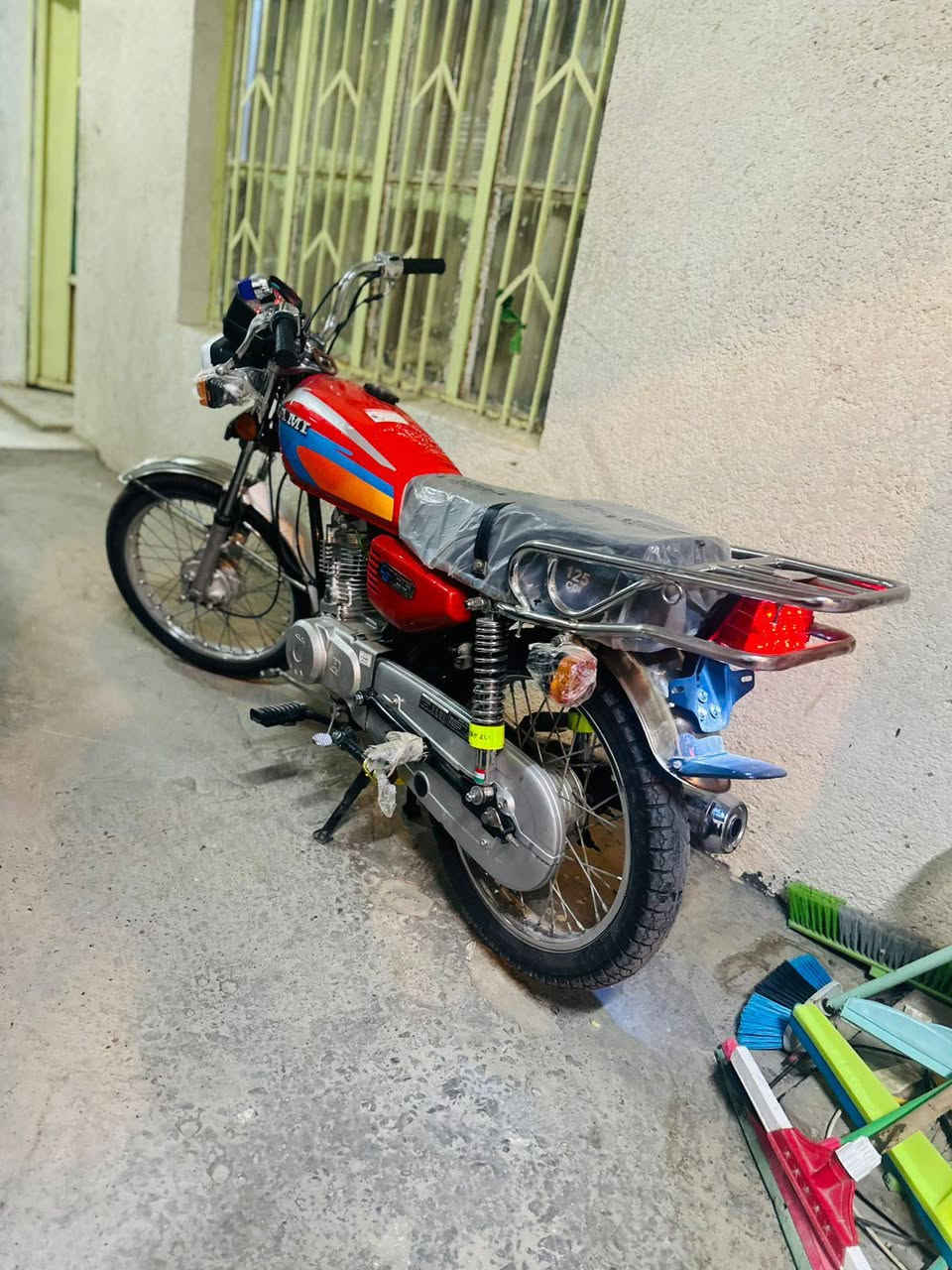 السلام عليكم دراجه يرانيه شلامجه اصلي للبيع  موديل2020 اوراق اصولي السعر 800 المكان الناصريه قلعه سكر  انا مكلف بل نشر غير متواجدين على النت وهاذا رقم راعيه ‏‪***********‬‏
