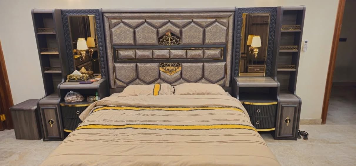 نضيفه كدامهم ماخذها ب20 ورقه الله شاهد
11 قطعه ضخمه 
مكانها بغداد السيديه 

قفلها مليون و900

***********
