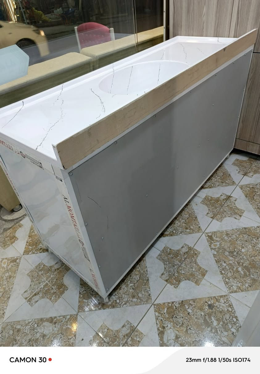 ناونيشان /سليماني كانيسپيكه پيشانگاي مه ليك

سعري /٣٥٠ هه زار 

كه وانته ري /ئه له ملؤم / هه لواسين 

دريژي/٣ مه تره / سنگه كه شي /١٥٠ سانتيمه 

هه ر به ريزي خوازيا ره يه تواني په يوه نديمان پيوه بكات

گه ياندنيشمان هه يه بؤسه ر جه م شاره كان

***********  viber
