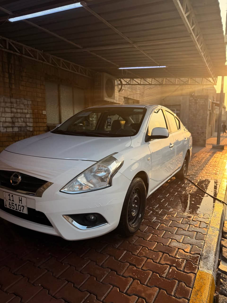 السلام عليكم 
نيسان سني للبيع 2018 
السياره جديده بمعنه الكلمه ماشيه ٦٥ الف 
ارضيات الشركه او العده كله بعده جديده 
السياره عله البلاد 
بيه بارد قليل باباب مال الوره الصدر او الباقي مكفول 
ادامه كامله تايرات جدد الداخل جديد 
السياره مال بيت 
مكاني الدوره 
السعر ١١٢
*********** رقم التفون بغداد, العراق
