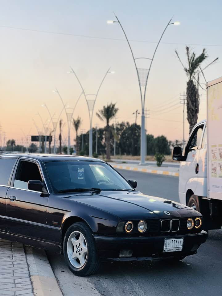 السلام عليكم 
BMW للبيع 
الموديل 93
رقم نينوى سنويه عظم عاج 
صبغ جماليه 
تخم تاير جديد
كهربائيات كلها شغاله 
كير محرك شرط 
العنون تكريت فلكه الفرسان 
الاستفسار ***********

