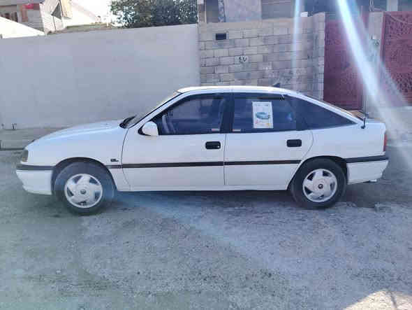 اَوبل فكتره حجم 16 موديل 93 سنويه جديده نضافه واحد على واحد.. محرك شرط وكير شرط بيها قطع صبغ كاربون بانزين ويل كب كهربائيات كلها شغاله السعر 46 وبيها مجال للطيبين ***********
