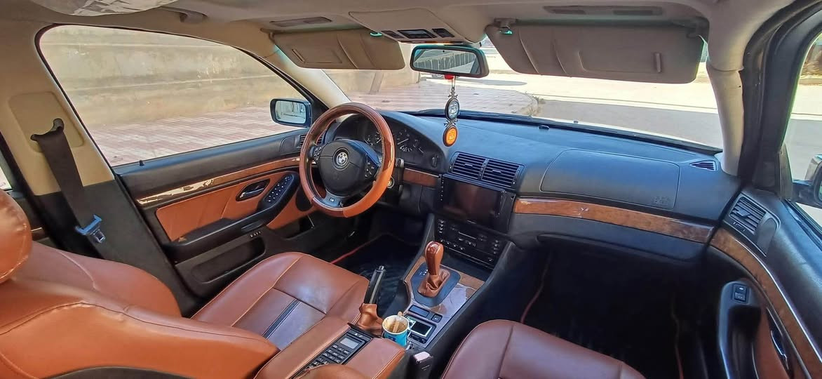 بي ايم بوفروشتن رقم نيه سياره كه موديل ٢٠٠٢ 
سعري ٥٠ فول فول همو كياني بشرت سياره كه ٩٠ هه زار روشتوه *********** //*********** عنوان كركوك ازادي كركوك, العراق
