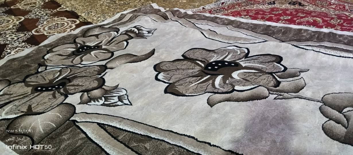 يوجد لدينا اثاث مستخدمه للبيع المكان حديثه الخفاجيه رقم ***********
