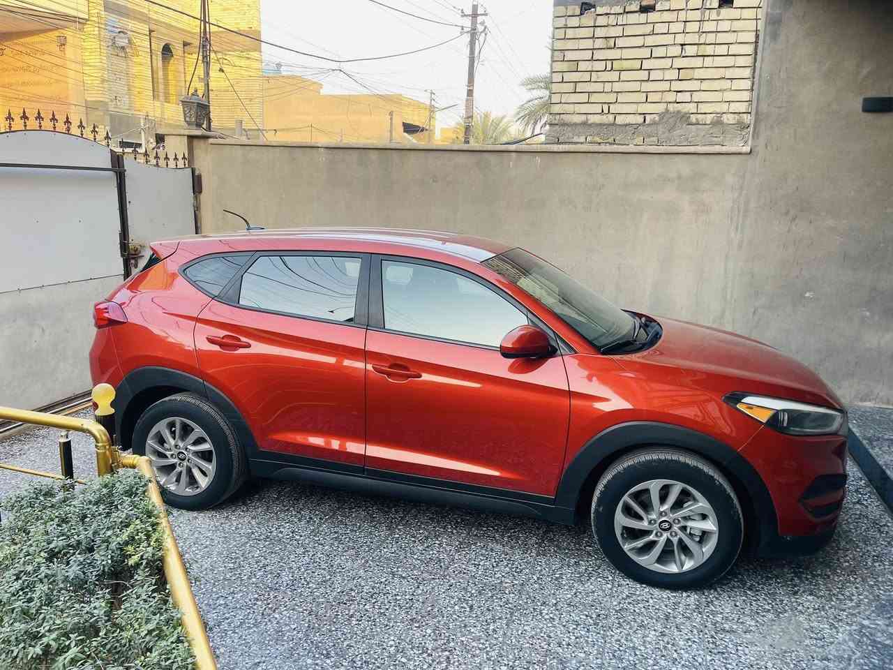 توسان وراد امريكي 2017
رقم بغداد باسمي 
ماشيه ١٠٠ الف كيلو حقيقي فقط 
حادثه بل منشور بدون ايرباك الجنطه انصبغت واجه باب وره السايق كلير فقط سياره جديده جدا 
السعر ١٤٨ وبيه مجال 
العنوان بغداد 
***********
