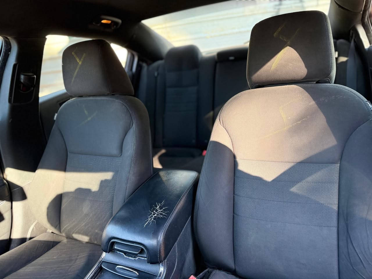 السلام عليكم ورحمه الله وبركاته
دوج جارجر موديل 2013

متوم وكامل رقم اربيل الدولي 

 كصتها جنطة 

مكينة 6 سلندر 3600

كيلو متر 260 

نظام بلوتوث

نظام SPORTS 

بصمة+بصمة ابواب 

حساسات  خلفي 

تحكم كشنات كهربائي

كشنات تدفئه 

تحكم حركة الستيرن كهربائي 

تدفئه بالمري 

مري شفط وتحكم بالمري كهربائي 

لايت LED زنون 

داخل مميز 

مانع انزلاق 

وسادة كهربائية 

نظام تحديد السرعة

گير مكينه مكفول حدادية تبريد كله جاهز 

مكان السيارة بابل 

السعر 57 وبيها مجال

للاستفسار الاتصال

***********
