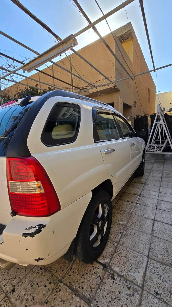 كيا سبورتاج للبيع موديل ٢٠٠٨ وارد امريكي مرشوشه حزام للجماليه بدون دواخل وعندي صورها قبل الرش 
محرك ٢٠٠٠  
شاشه وكامره 
رقمها ديالى  انگليزي باسمي شخصيا
 المكان بعقوبة المركز قرب كاتب العدل القديم السعر ١١٢ $ للاستفسار والمراسله ***********

