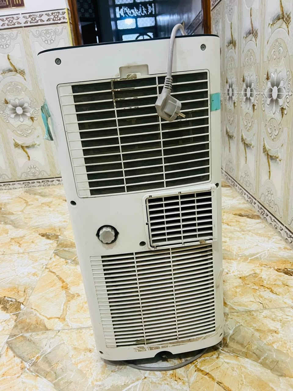 سبلت للبيع 
نضيف حدا تبريد فول


**إذا كنت صاحب هذا الإعلان وتريد حذفه لأي سبب، رجاءا أرسل رسالة إلى الدعم الفني**