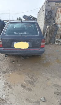 مارسدس دب ستيشن موديل.1987 رقم بغداد انكليزي كير ومحرك بطة 2.5 مكفولات...