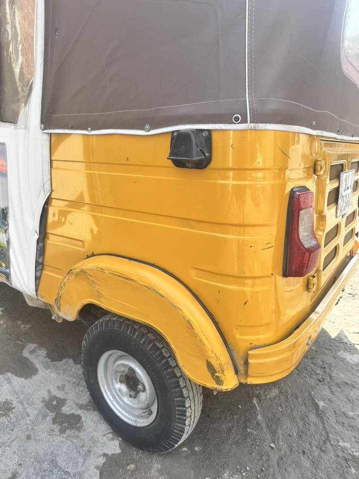 سلام عليكم ورحمة تكتك البيع مديل 18/11/9تكتك مال شغل وخير من الله مكان تكتك الشعله رحمانيه تكتك بس بوشه مبدل بل محرك 5ونص وبيهه مجال ‭0770 000 0332‬رقم الهاتف
