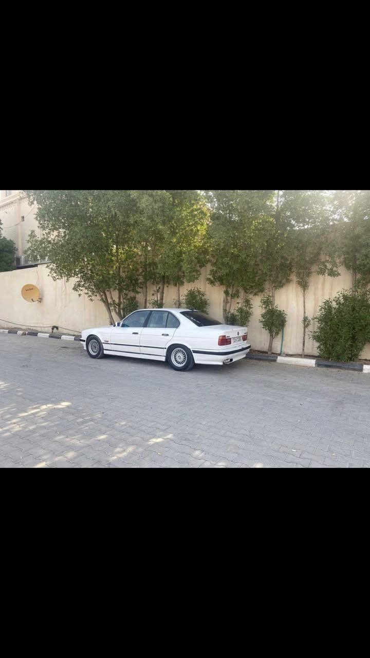 السلام عليكم بيئم حجم 520 محرك 525 مفتوح السياره بأسمي وسنويتهه ال2030 محركها بي خربطه يرادله تصفيه گيرها مكفول گهربائياتهه شغاله تبريد فقط كمبريسر محترگ البدي والدواخل شوف العين سعرها 45. وبيهه مجال للشراي تدلل تشلع عيوني مكاني البصره قضاء القرنه أي استفسار الاتصال على *********** غير متواجد عالفيس
