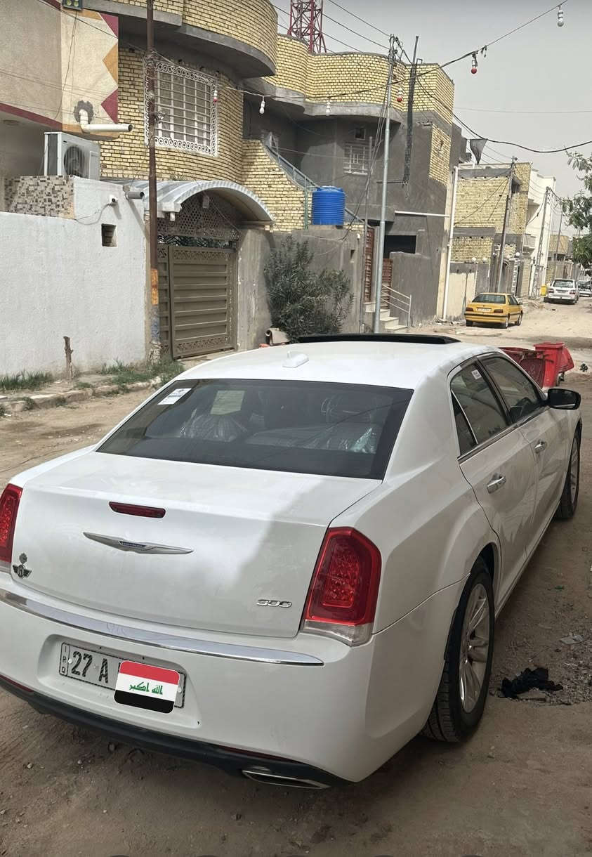 سلام عليكم
اوباما 19 اصل معلاية 20 ماشي بمعامله الترميز 
فول مواصفات السيارة C  ١/١جاهزة الاخير
السعر 180 وبيها مجال الطيبين 
ويل مكسيكي ١٨ اصلي بلاد 
فتحه 
شاشه كبيره
بصمه تشغيل وابواب 
داخل بلاتينيوم قرميدي 
كشن كهرباء + تبريد تدفئه 
خزن ميموري كشنات 
مكينه كير تبريد كفاله 
حادثها راسلني ادزلك سونار
*********** الاستفسار اتصل او راسلني واتساب واني بخدمتك
