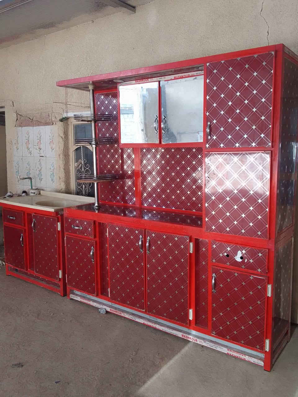 للبيع كلمن وسعره الشراي يتفضل خاص مكاني بغداد حي اور مقابل جامع الفردوس رقم الهاتف  واتساب اي ستفسار خاص ***********
