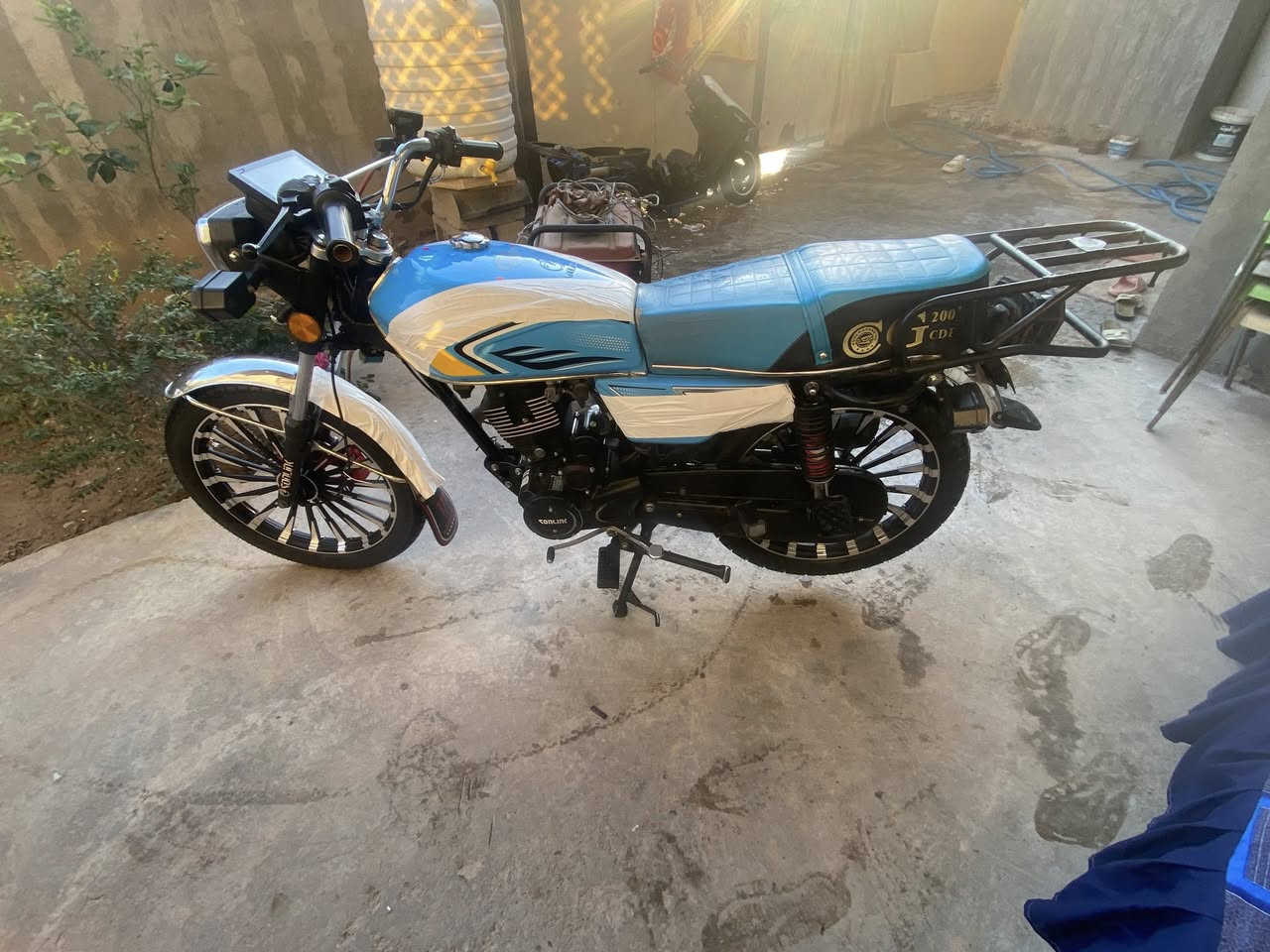 سلام عليكم سيفان موديل٢٥ دراجةًمكفولة من كلشي فقط شاشة تخربط لايت اشاير كلة كامل مناقصهة ايشي اوراق مكاني ديالى خالص هبهب سعرها ٧٧٥وبيهامجال حك جية  ***********
