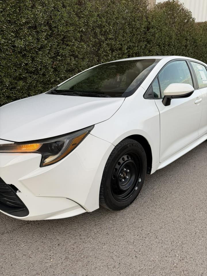 2024 Le حادث بنيد مبدل فقط وصبغ  شويه من الجاملغ
ماشيه 19 ميل قابلة للزيادة 
محرك  2000 
عندي باب بية بارد 
وارد امريكي
***********
