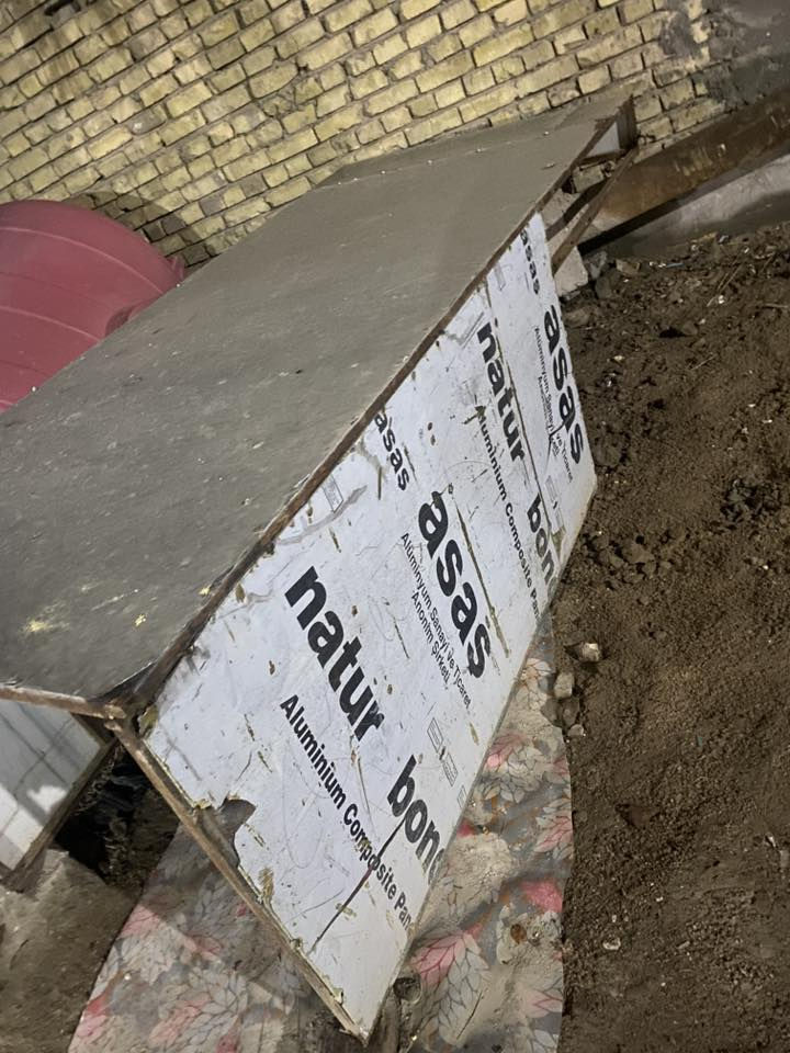 سقيفه ستوته للبيع السعر125 قفلها 100من الاخير رقم الهاتف ***********
