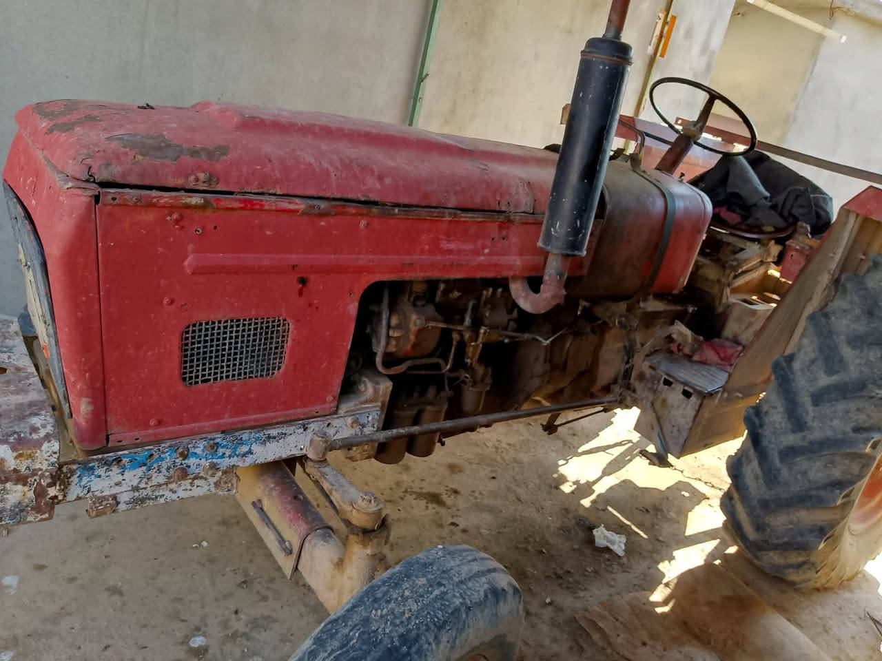 السلام عليكم
عنتر 71 للبيع بدون رقم
گير محرك هيدروليك شغال
كهربائيات كامله سلف باتري داينمو
جاهز كامل
السعر 2500وبي مجال
المكان الزاب
الاتصال على رقم ***********
