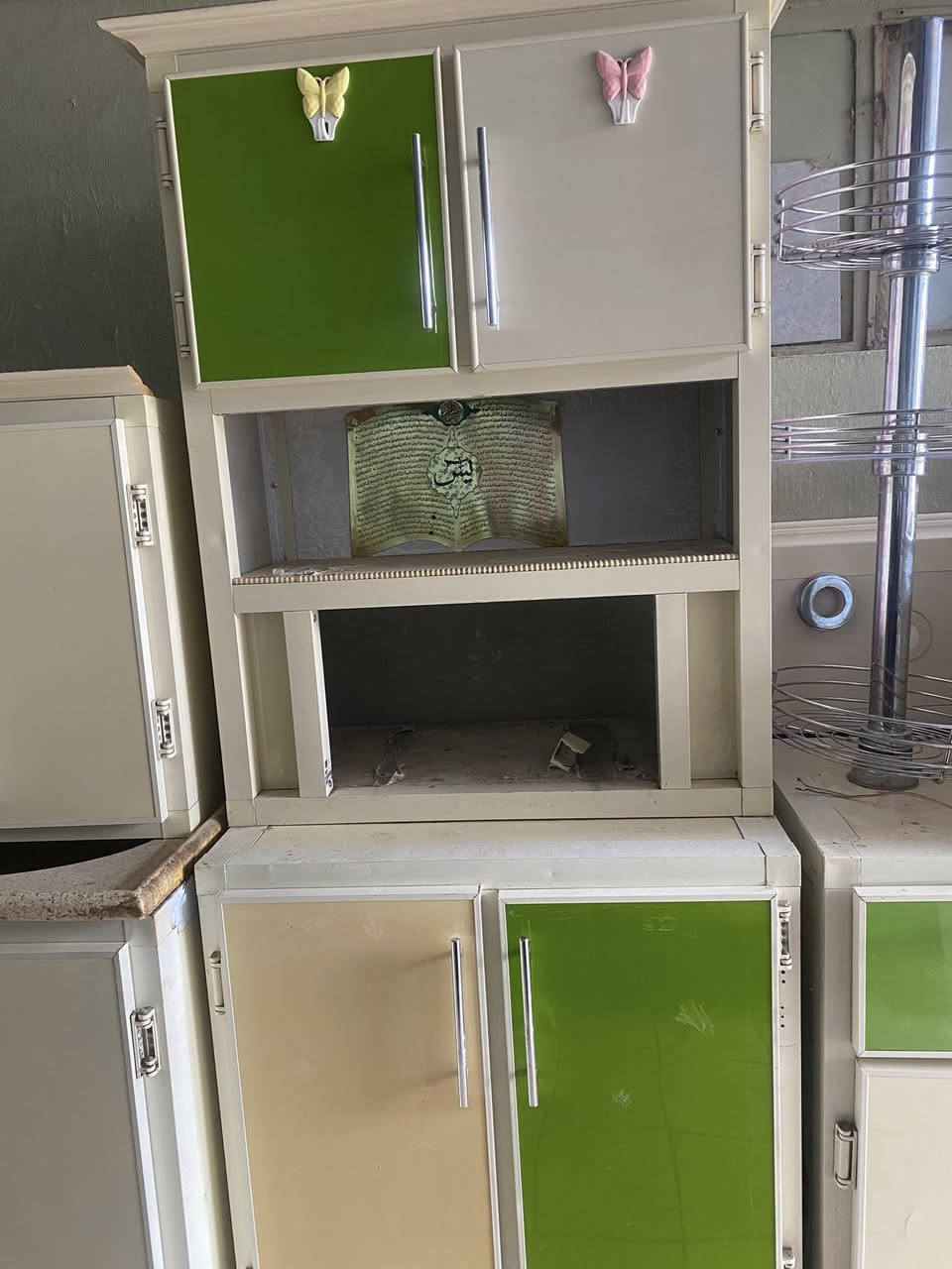 كاونتر ست قطع نضيف جدداً وبي توصيل ***********
