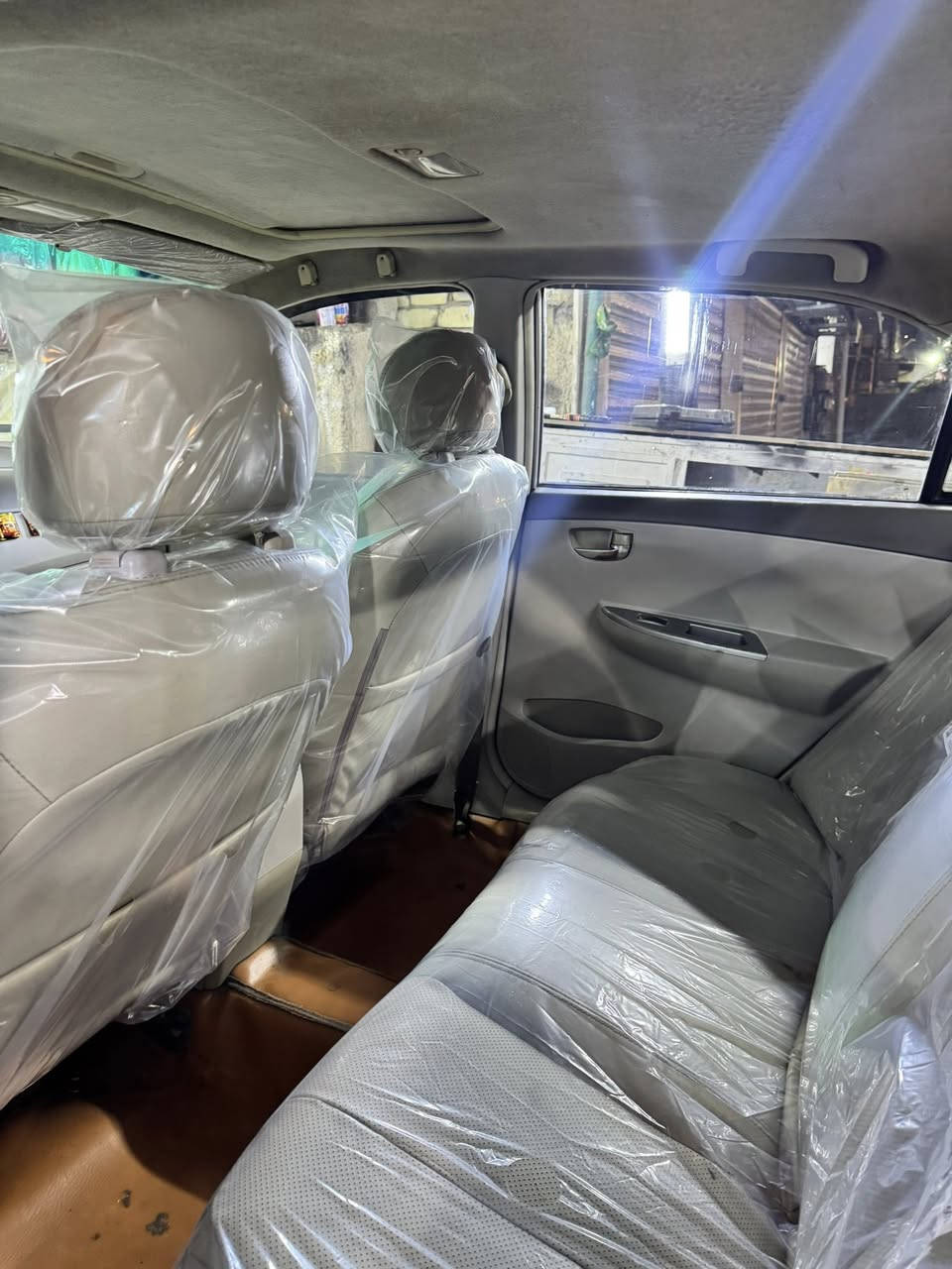 السلام عليكم
بيوايدي جي3 موديل2015 رقم بغداد نكليزي السنويه لل29
السياره فول مواصفات مكينه1800 كير اوتماتيك
كير ومكينه وتبريد مكفولات تخم تاير جديد صدر جديد 
السياره ماشيه 150وبيها جاملغ وبنيد باقي السياره 
مكفوله
السياره جاهزه على 24حبايه ربع مذب عليها
ماشيه 155حقيقي
العنوان بغداد البياع 
السعر 58وبيها مجال قليل 
***********
