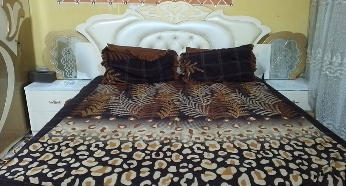 للبيع غرفه تركيه نظيفه جدا       
المكان زبير رقم الهاتف ***********
