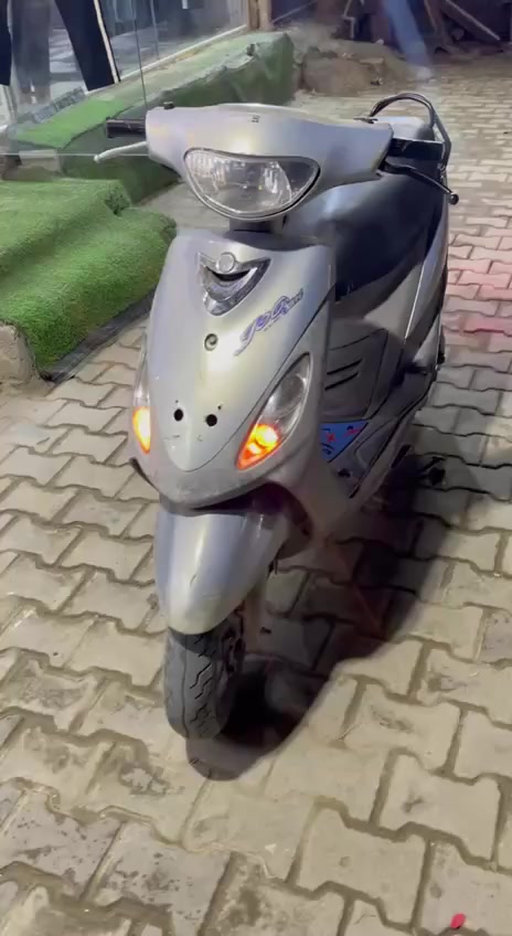 سلام عليكم دراجه ماكس منغولي للبيع دراجه نضيفه شوفت عينك بلاديه كلشي بيها بلادي وشغال نكره سلف صالها 5اشهر طالعه من الحاويه مكاني كربلاء الحسينيه العطيشي شراي خابرني ماتشتري لاتعبني ***********
