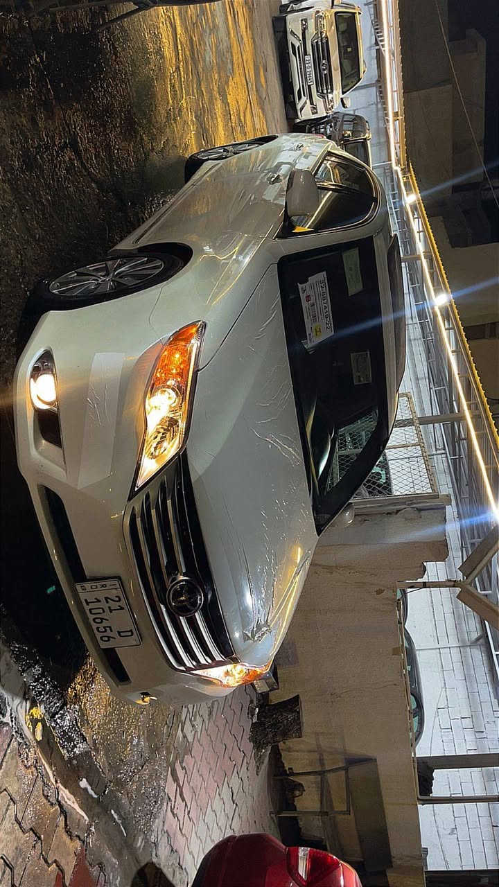 السعر*170 *بيها مجال بسيط *
*للبيع*تويوتا افلون2011 وارد خليجي 
 رقم سليمانية شرط التحويل  ،مكينة 6 سلندر  3.5 ،مكينة گير  شرط ممفتوح المحرك حدادية بالكارتون سيارة جديدة بمعنى الكلمة 
السيارة فول مواصفات limited 
ملاحظة /السيارة بيها ثلاث قطع بدون دواخل
مكان السيارة/ ديالى/خانقين 
للأستفسار  الاتصال على هذا الرقم او واتس اب***********
