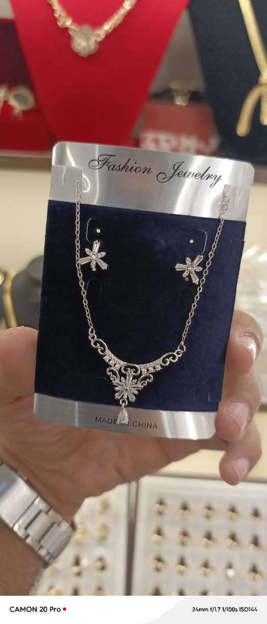 گلاده وتراجي فضيات اصلي 🥰🥰تجنن
كلشي جديد فقط يمي متوفر 😍😍
تتميز بضاعتنا بالجوده العاليه والطلاء ثابت 
وبأحدث الموديلات وانسب الاسعار 🔥✨ فقط 
يم عمر اكسسوارات 
نزاكة ةةة فول ✨✨ 
محل عمر اكسسوارات 🥰🥰
الموقع - ديالي خانقين - مزرعة - مجمع روتانا -
طابق سرداب رقم (4)
كما يوجد لدينا خدمه توصيل 🚗 داخل و خارج خانقين 🥰🥰
ويوجد لدينا بيج ❤️❤️ عل انستا


**إذا كنت صاحب هذا الإعلان وتريد حذفه لأي سبب، رجاءا أرسل رسالة إلى الدعم الفني**