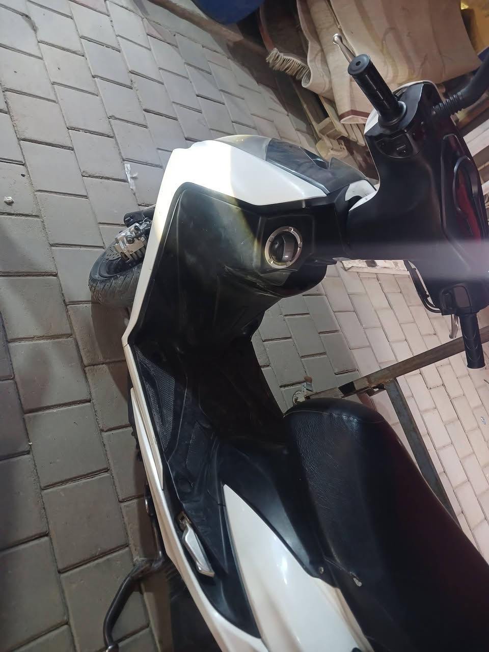 السلام عليكم سكنس مضلع ابو الشمعه نوزل كفالة عامة للبيع السعر مليون ونص بغداد الاامين الثانيه. هـ***********
