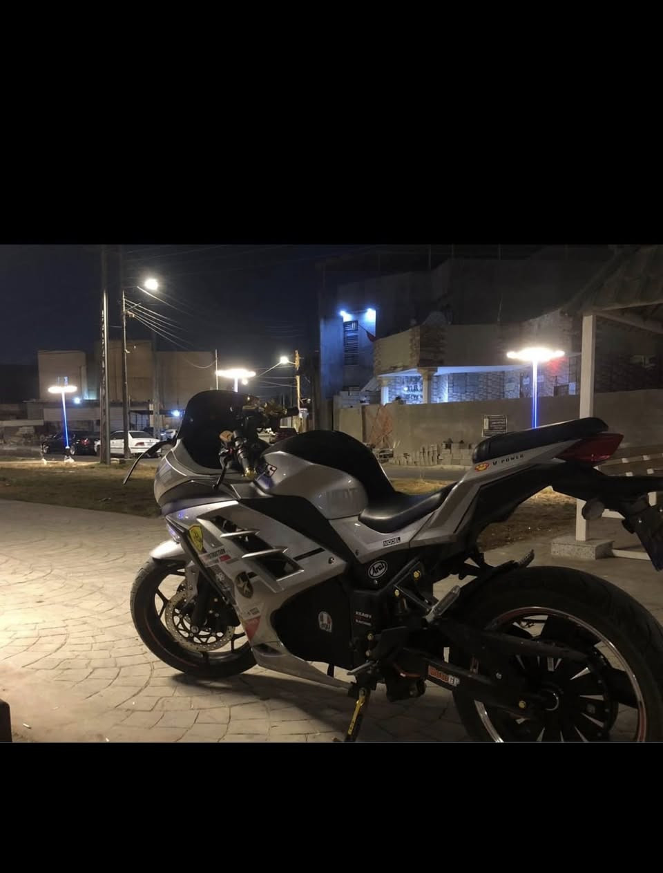 السلام عليكم
دراجه بطح شحن موديل 2025 للبيع

مواصفاتها

بطاريات مسطره 6 الحجم الكبير

لايت عالي ناصي

دبل اشاره

دبل رماش

نضام R رجوع للخلف

نضام p بارك 

قفل ستيرن

بصمه تشغيل عن بعد وقفل وجهاز تنبيه لسرقه

نضام Abs امامي وخلفي مانع انزلاق

بريكات دسك امامي وخلفي

ملف 3000

سرعه 120 كيلو متر 

السعر مليونين وبيها مجال بسيط

ملاحضه الدراجه صارلها شهر من مشتريها بعدها اخت الجديده سبب البيع معوز فلوس


**إذا كنت صاحب هذا الإعلان وتريد حذفه لأي سبب، رجاءا أرسل رسالة إلى الدعم الفني**