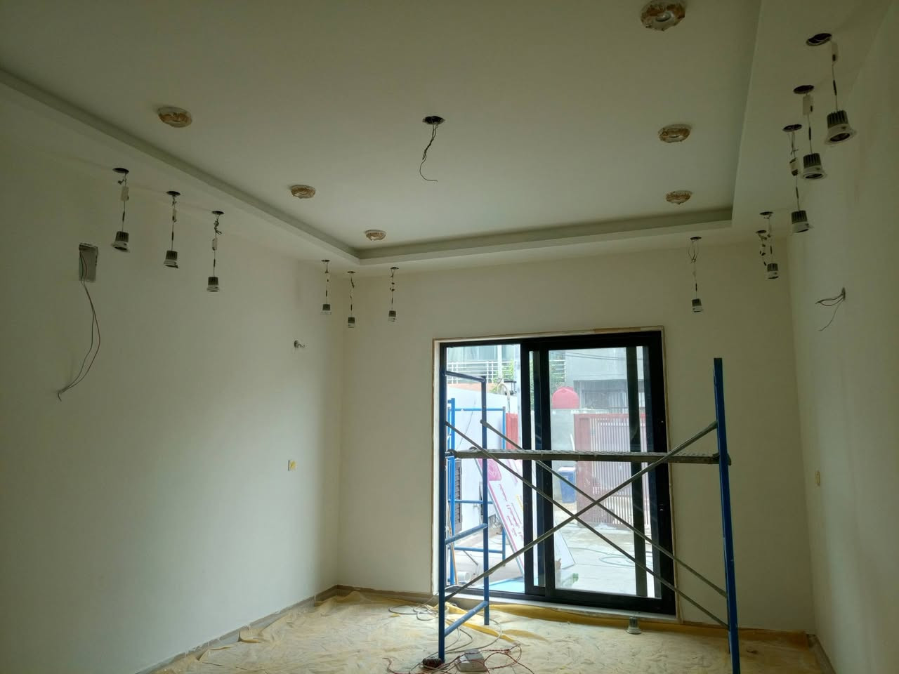 سلام عليكم متابعينا الكرام جانب من اعمالنه عرض خاص سعر متر الجبس كرزته وعمل 20الف بابل لتواصل ***********
