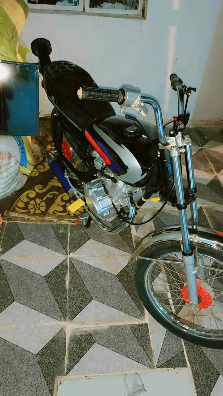 دراجه للبيع رياضي كل غراضها 25 مكينه شلامجه مفوله معوزها  كلشي مكلف بلنشر اتصل واعرف السعر وغيره ***********
