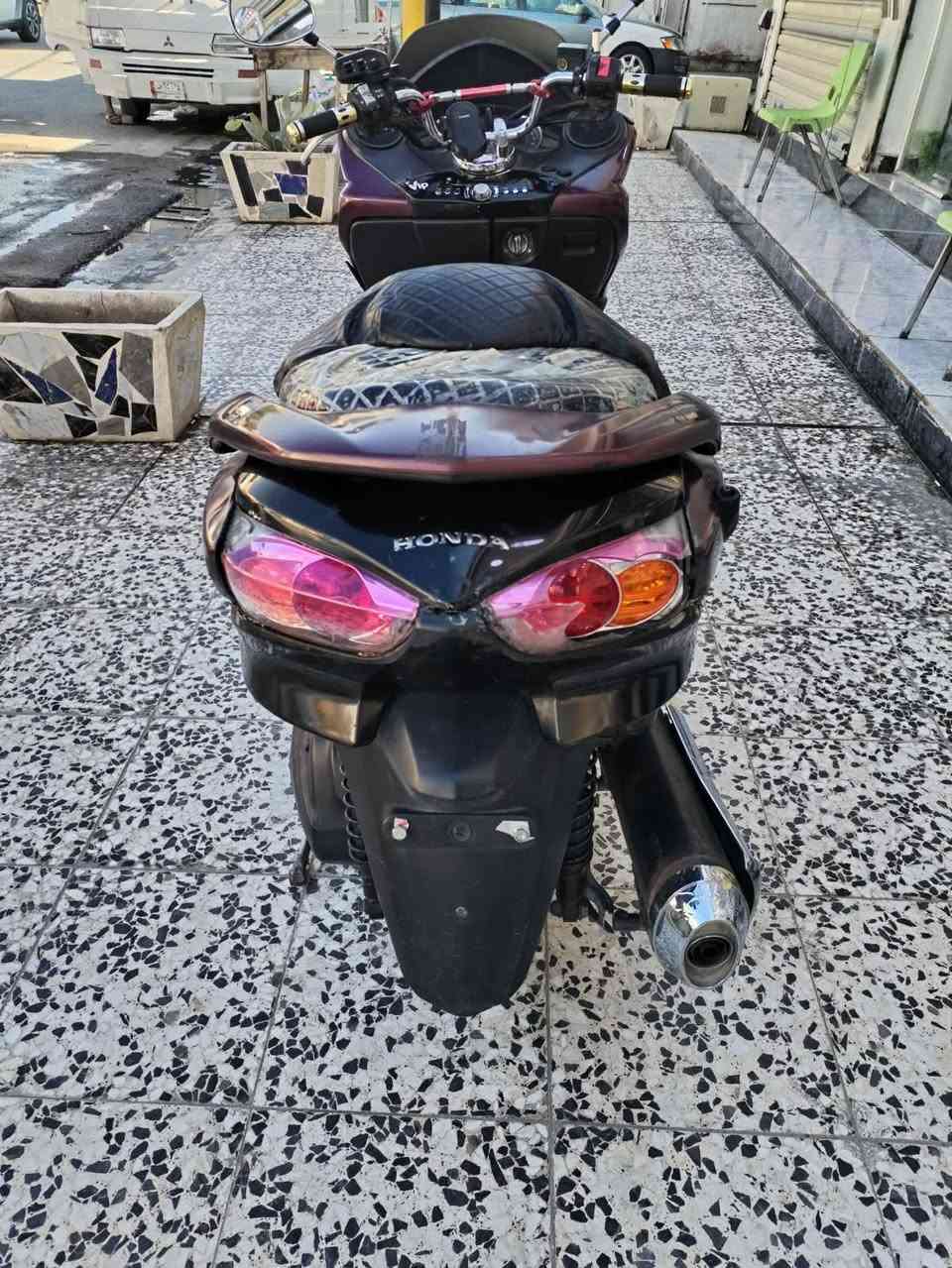 فورزه صفر 10 مكينه مكفوله من التنقيص والتبخير كير اوتو + عادي  7 تحويلات كله شغاله فقط جاملغ امامي نقص وكسر بسكن الخلفي موضح بلصور دراجه ترايك وين ما يعجبك حساس ستان شغال ام بي ثري شغال بلادي ماله  اوراق كامله دراجه جاهزه مال جناي العنوان بغداد العبيدي سعر مليون و١٥٠ الف وبيه مجال للاستفسار *********** ‬‏
