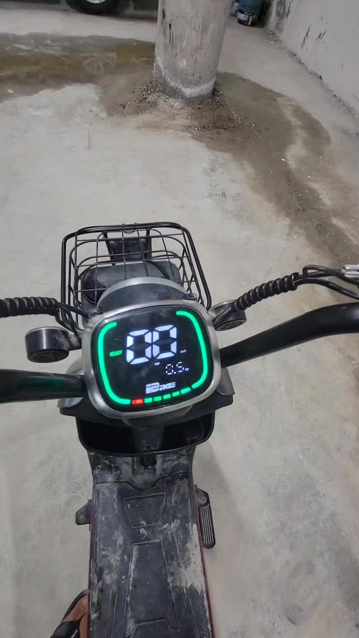 سلام عليكم
دراجة شحن للبيع حجم 14
خمس بطاريات نضيفات جدا
دبل سويج دبل بصمة
سرعة 60 حقيقي50
دراجة نضيفة بس اشاير عطلانات
دراجة سعرها 250 و بيها مجال بسيط
حي الجهاد مجمع النسيم
***********
واتساب فقط
