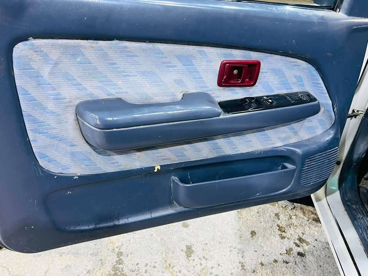 بيكب للبيع موديل 1998 نضيفة بسعر 70 بيهه مجال بسيط
للإستفسار الاتصال على الرقم ***********
