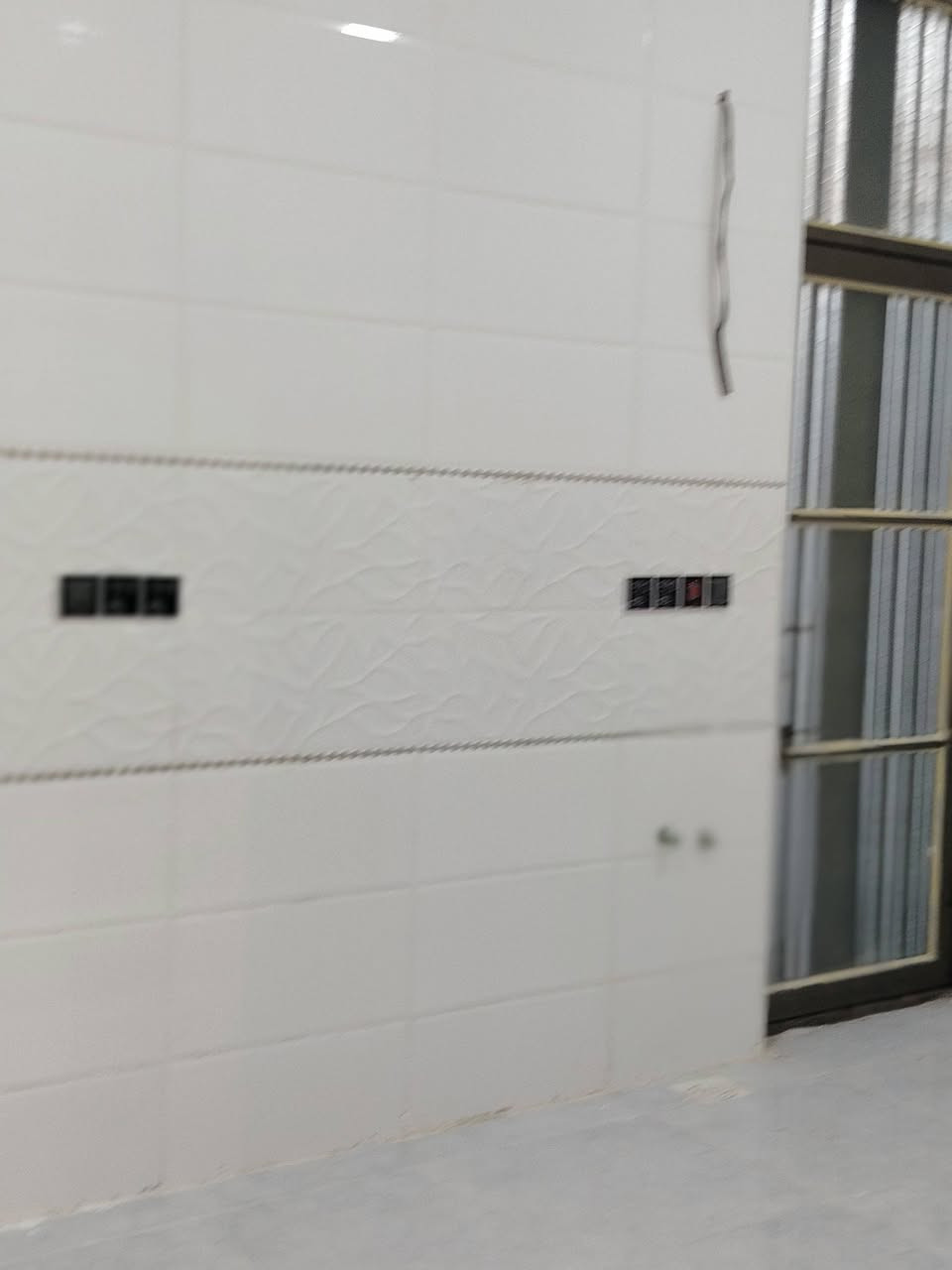 بيت للبيع 100بناء جديد درجة اولى حي النداء قريب شارع المجمعات طابق واحد سعر 75ت***********
