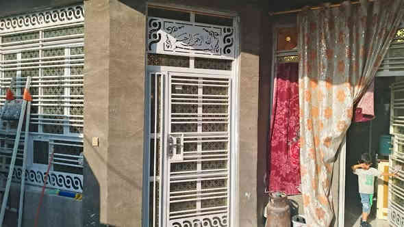 دار للبيع طابق ونص
سند(25)زراعي  المساحه 120متر الواجهه 6 والنزال 20 بناء حديث استقبال ومطبخ وصاله وغرفتين نوم وصحيات العنون بغداد العبيدي الرئاسه شارع الامام علي عليه السلام 
للاستفسار والاتصال  ***********
