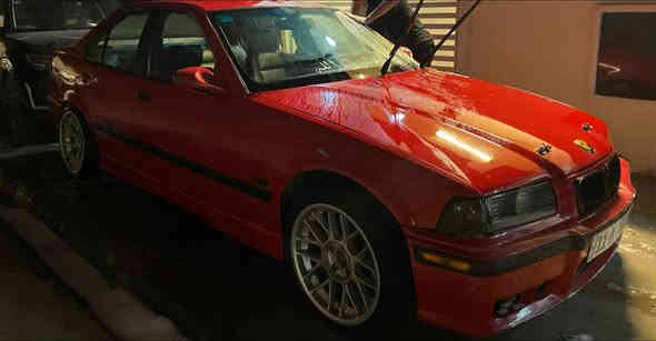 السلام عليكم 
بي ام دبيلو e36 موديل 93 
مكينة 28 دبل فانوس
سلايد روف 
جام كهرباء
كير عادي جاترك 
عربانة خلفية m3
دركة m 
 بيها اكسل قفل 8براغي بلاد
تبريد ثلج كهربائيات بلادي وشرط كلشي شغال صدر كلة جديد 
سيارة مناقصها شي جاهزة شغل واطلع 
هزة جديد رقم بغداد باسمي 
سعر 62وبيها مجال
مكاني الدورة ***********
