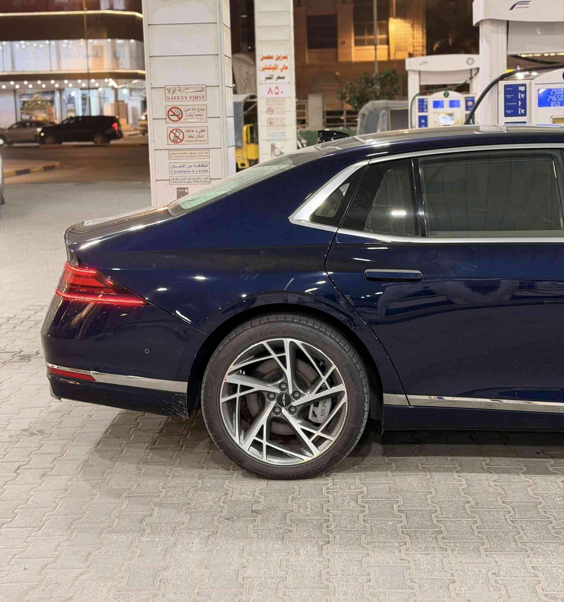 السلام عليكم
جينسز 2023 g90 وارد امريكي

مغلفة ppf بالكامل‏

Genesis g90 2023 3.5L

‏اللون: نيلي مميز (داخل ابيض ملكي)

         حجم المكينه :6 سلندر تون تيربو (3.5)

المسافه المقطوعه : 37 الف (كيلو متر وليس ميل)

                      

 مواصفاتها:

1.شاشه + مساج بالكشنات الامامية

2. بنوراما 

3.كامرات 360

4. بصمه 

5.بردات خلفيه 

6.مري خلفيه 

7.كشنات جلد 

8.برده خلفيه كهرباء

9.داخل الوان led

10.صندوك كهرباء

11.تحكم بالريمونت تتقدم وترجع

12.حساس خلفي امامي

13.رادارات 360 درجه

14.تشغيل عن بعد

15.لايتات لد +زنون

16.بكلايت لد

17.هيترات بالكشنات حار بارد خلفي امامي

18.سقف كنتارا

19.كشن السايق والراكب ميموري 

20.قطعتين تبريد

21.هاند بريك بصمه

22.تحديد مسار 

23.ايقاف ذاتي

24.اوتو ستوب

25.اوتو هولد

26.مري شفط 

27. كير ماوس

28. فور ويل awd

29. فول تحكم 

30.شحن وايرليس

31. نظام ترحيب عن الاقتراب

32. شعار جنيسسز بالمري

33. سستم سماعات 17 سماعة

34 . ستيرن كهرباء+هيتر

35 . داتا شو

36 . شحن وايرلس

الضرر: الجاملغ الخلفي فقط صبغ

بدون دواخل بدون اي شي

فول مواصفات  مرقم بغداد (شبه مميز)

السعر 510 و بي مجال بسيط

 

مكان السيارة : البصرة

للاستفسار  ***********
