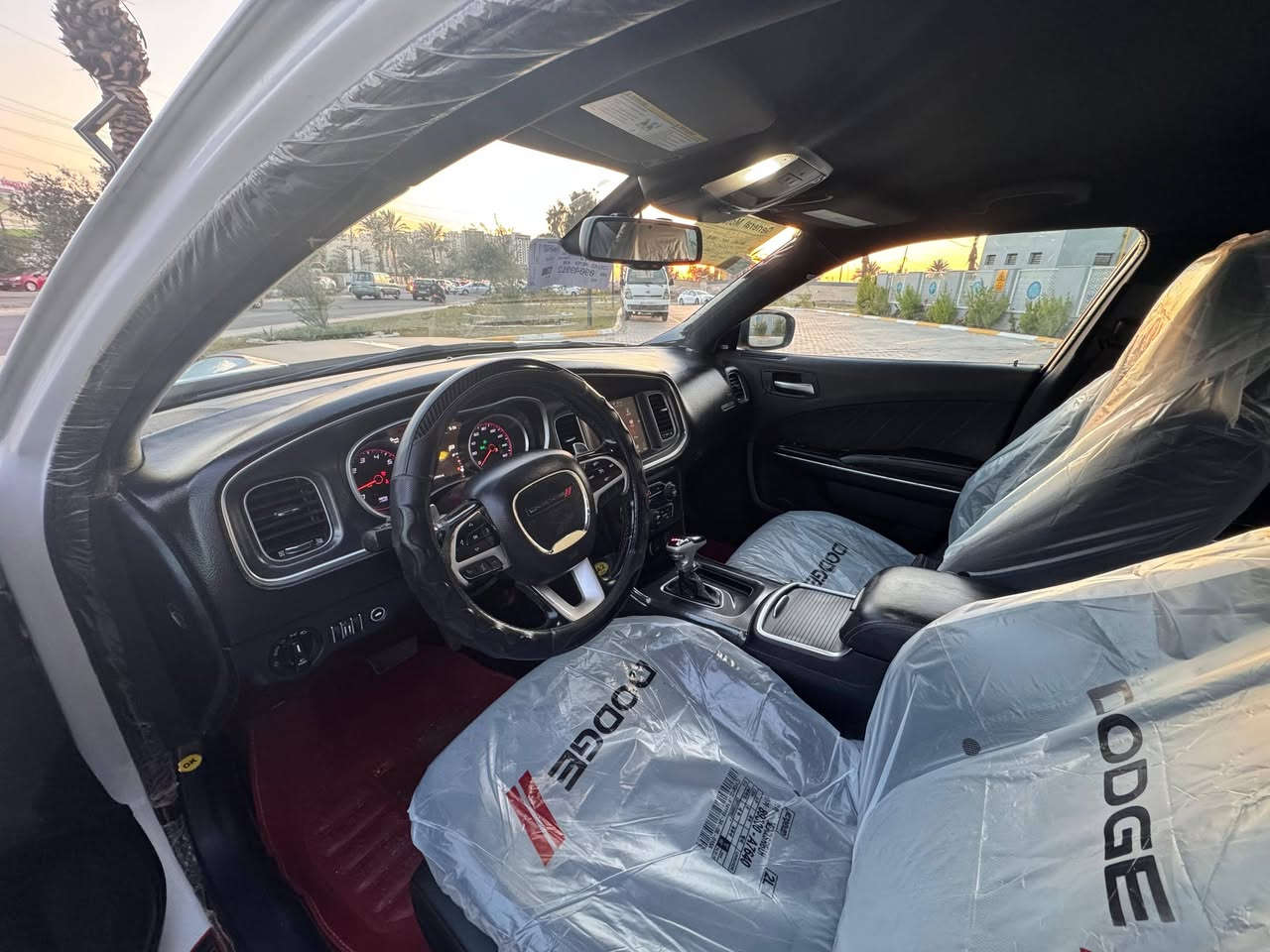 السلام عليكم
دوج جارجر  R/T

موديل 2016

حادثها تكمه السايق والقماره من فوك بدون شواصي ولغود كفاله 

مواصفات 

بصمه 

شاشه 

كأمره 

تحكم ستيرن 

محرك 5700 / 8 سلندر 

مكانها بغداد حي الجهاد 

السعر 150$

رقمي ***********
