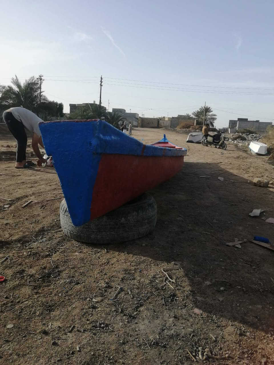 بلم فيبر كلاص قطع الطول 13ذراع بلم نضيف وحلو مكاني بلكرمة الشراي واتساب وانا بالخدمه السعر 400وبي مجال قليل ***********بلم حلو ومصبوغ جديد
