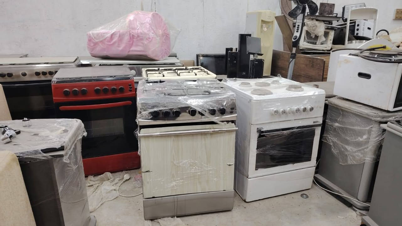 اللهم صلي على محمد وال محمد تم وصول حاوييتين اللمجمع بركات شريفة بنت الحسن بلزياد معرض الشمس قريب علئ مدرسة سايح وتوجدخدمة توصيل    ومسوين تخفيض تخفيض تخفيض على دواوين وتخامه.  ***********
