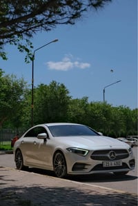 کوردی/ عەرەبی Mercedes CLS 450 2020  * سەیارەکە وارد ئەلمانی دوو سویچە...