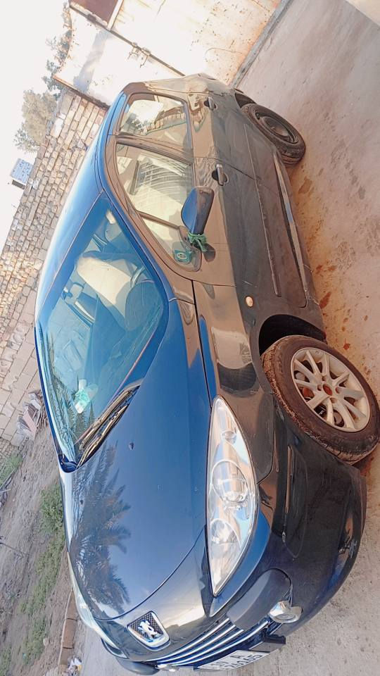 بيجو فرنسي 307 موديل 2006
رقم كربلاء انكليزي مشروع وطني 
سنويه لل27 بأسمي تحويل شوكت متريد
نقص حداديه الامام فقط 
سعرها 40 وبيها مجال بسيط حق الحيه 
رقم الهاتف *********** ديوانية, القادسية
