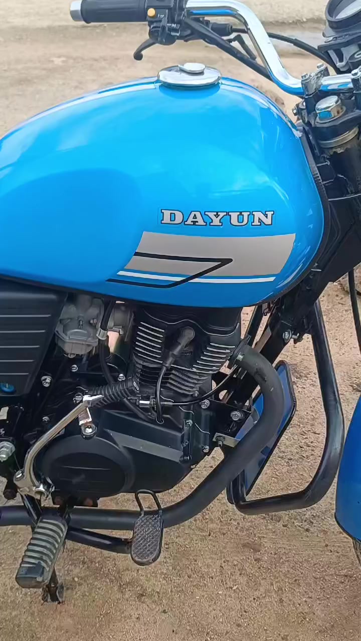 دراجه دايون. نفخ   دراجه كارتون. مكفوله من الزلغ  ماشيه 7لاف.  دراجه زيرو.  مال بيت. ما طالعه    مديل 22طالعه بل 23 وماماشيه    مكينه  خرسه  جاهزه  مكان الرفاعي  السعر 1550بيه مجال. قليل ***********
