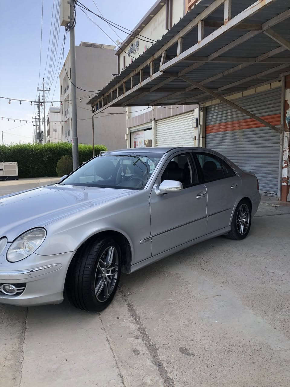 MERCEDES BENZ E200 Kompressor
مارسدس بنز افنكارد E200 kompressor 
موديل 2008 
كير محرك تبريد تدفئه كهربائيات كلها بشرط 
تخم تاير جديد صدر جديد داخل جلد و مخمل 
حساسات امامي خلفي شاشه بلاديه تحكم ستيرن 
تچوه قلاب كشن كهرباء تدفئه كشن 
مكفوله من الضربه والحادث والصبغ سياره عالبلاد 
هزه و سنويه جديده باسمي تحويل ثاني يوم 
سياره جاهزه بدون اي نقص 
مكان السياره اربيل 
*********** 
***********
