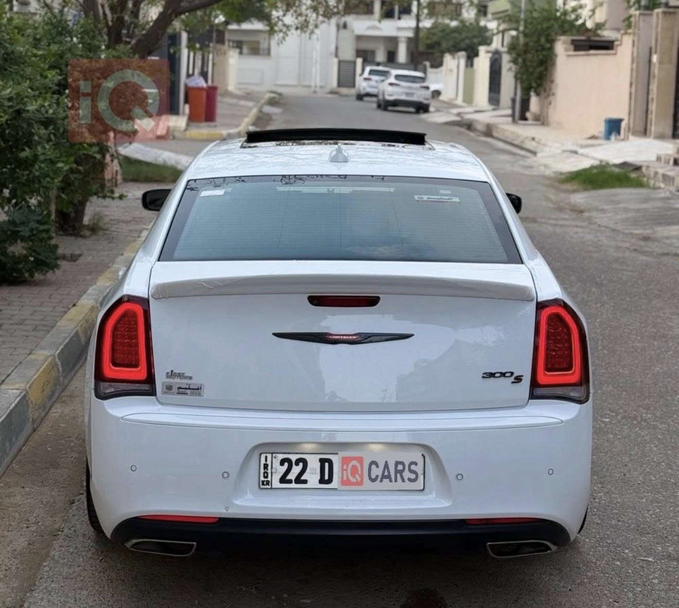 كرايسلر 300s داخل احمر موديل 2021
كندي اعلى موصفات 1/1 
رقم اربيل باسمي 
سياره كفاله عامه من الحادث

ممشي السياره 62 مايل
عجبتك اتصلي 
***********
