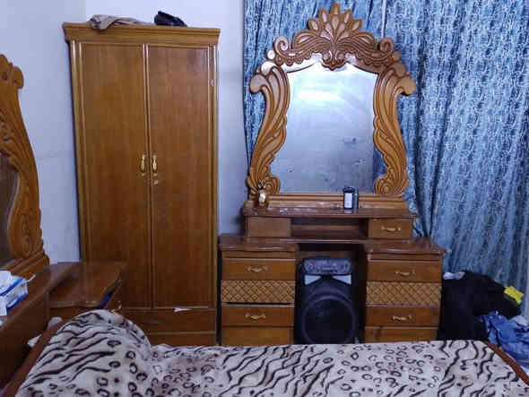 غرفة نوم مستعملة للبيع السعر 550 وبيها مجال للتواصل على الرقم ***********
