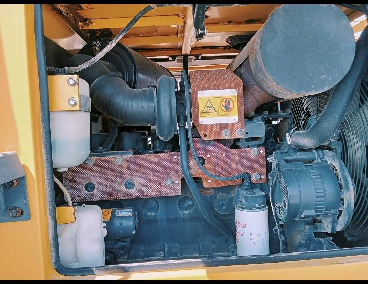 سلام عليكم اخوان يوجد لدينا شفل كوماتسو حجم 150 مكينه 6سلندر مرقم البصره مكينه جديده هاتف: ***********
